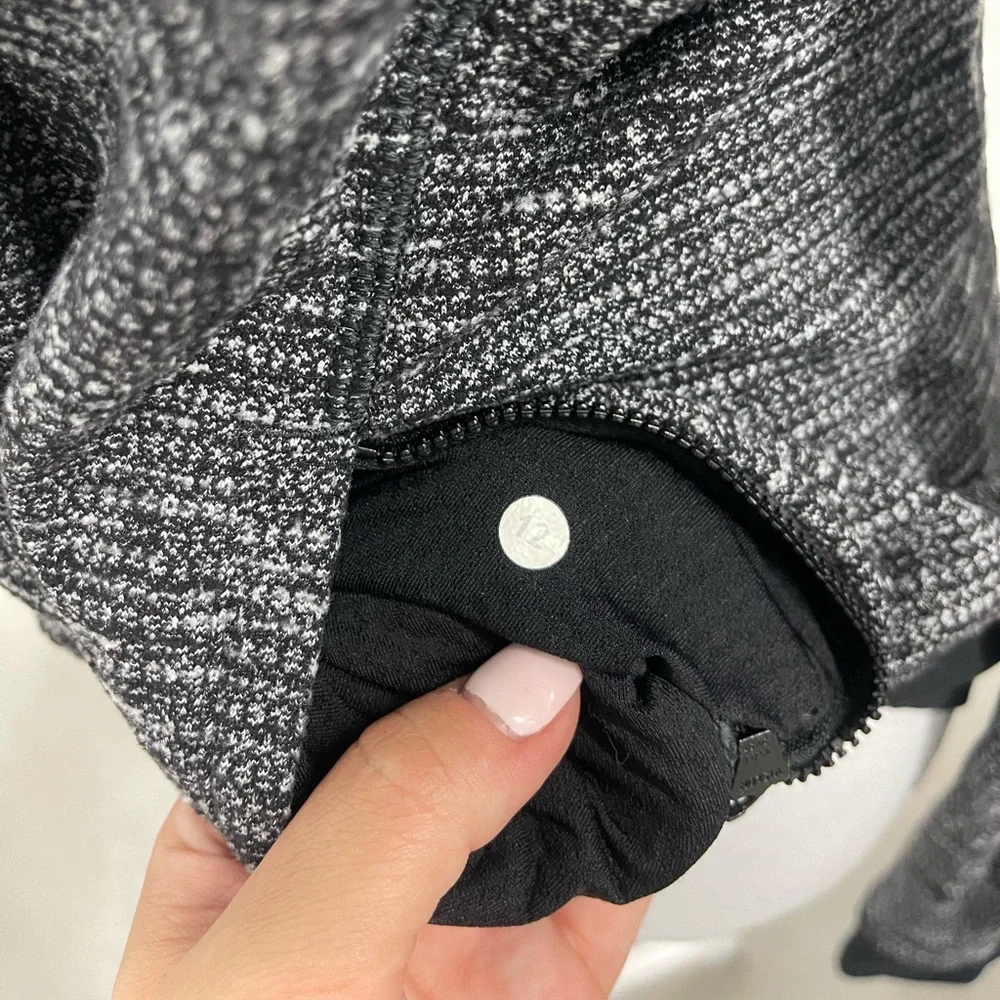 Lululemon Be Present Jacket in Coco Pique Black Heathered Full Zip Sweater Sz 12 - Picture 15 of 16